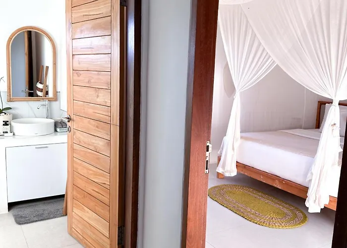 Three Palms Surf & Medewi 3*
